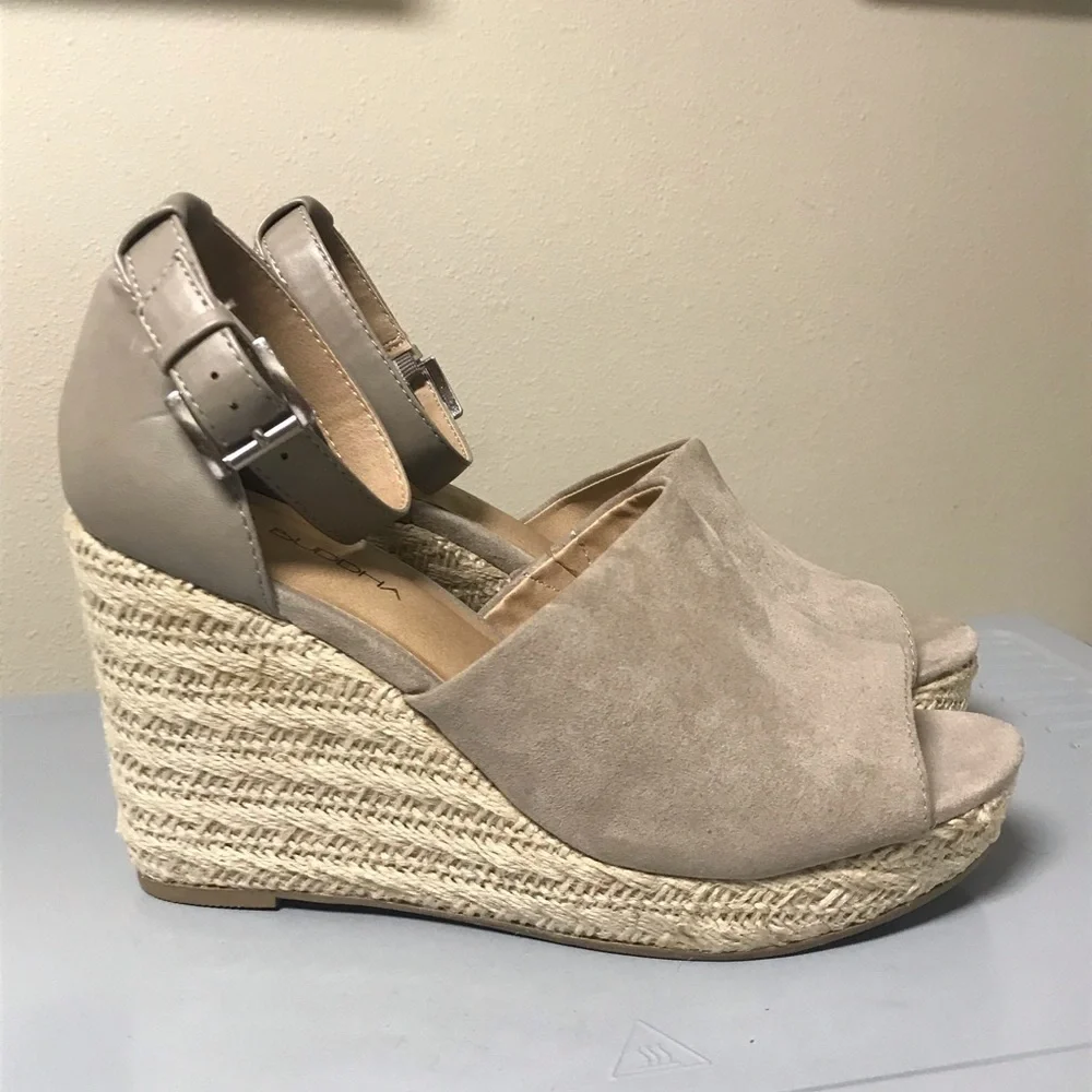 BIG BUDDHA / Gray/Tan Platform Espadrille Wedge Sandal Size 11